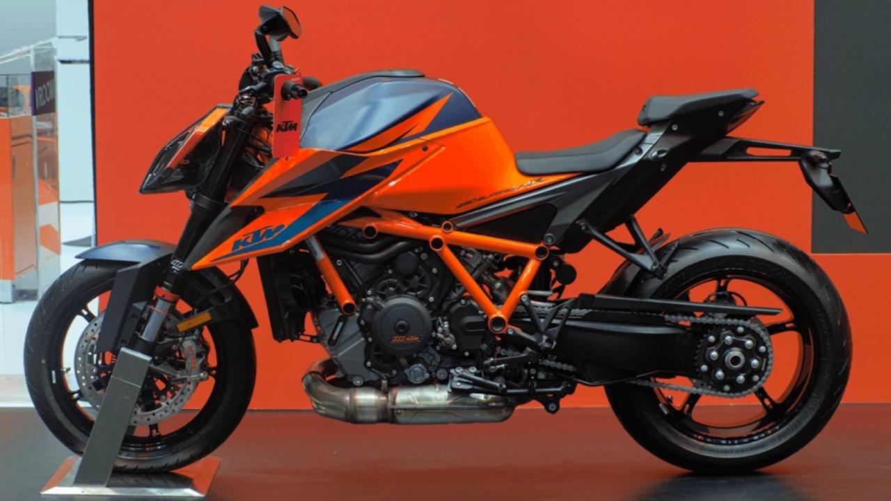 ktm-1290-super-duke-r-2025-power-tech-track-price